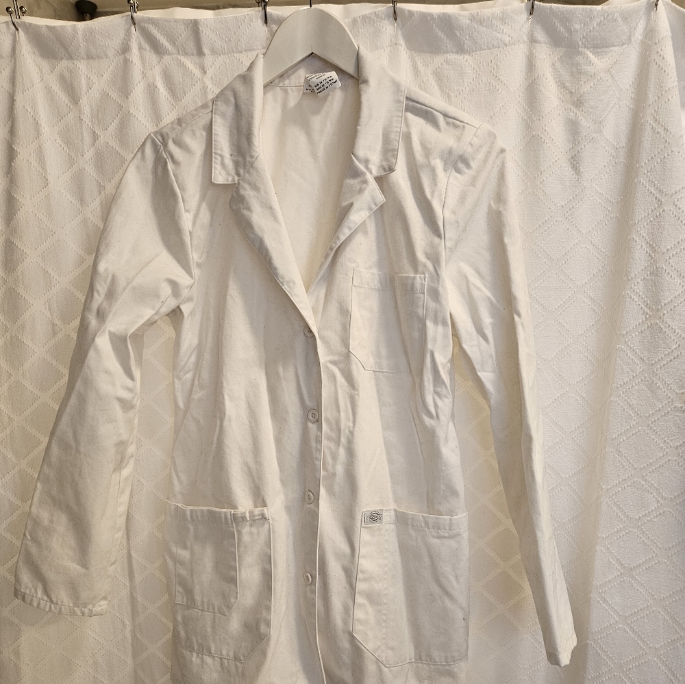Dickies lab coat